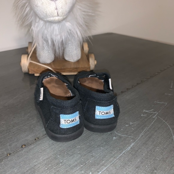 Toms shoes - Picture 3 of 5
